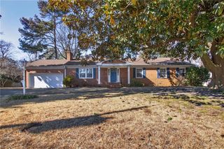 3304 Foxgrove LN, Chesapeake, VA 23321