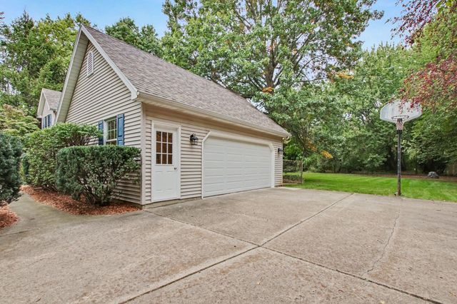 9737 Firefly Avenue, Galesburg, MI 49053