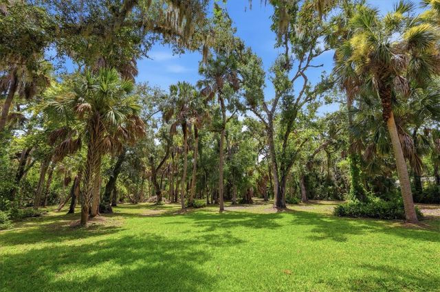 3805 62ND STREET E, Bradenton, FL 34208