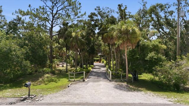 3805 62ND STREET E, Bradenton, FL 34208