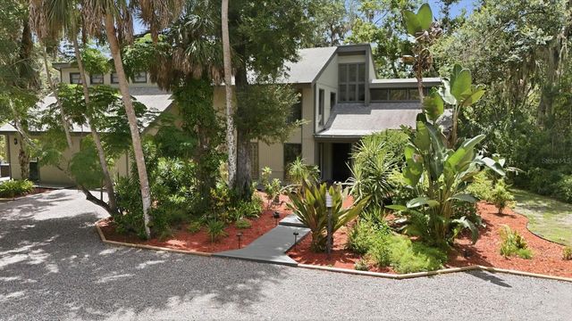 3805 62ND STREET E, Bradenton, FL 34208
