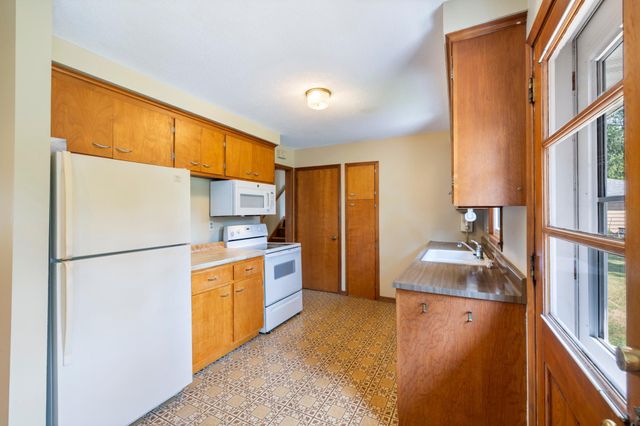 9508 Oliver Avenue N, Brooklyn Park, MN 55444