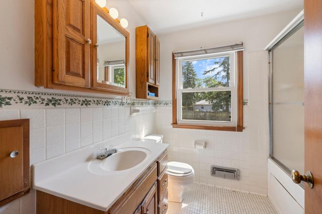 9508 Oliver Avenue N, Brooklyn Park, MN 55444