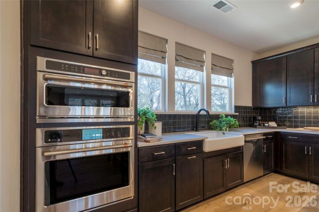 6022 Pivot Court, Charlotte, NC 28205