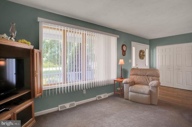 1407 HAMILTON HILLS DRIVE, Chambersburg, PA 17202