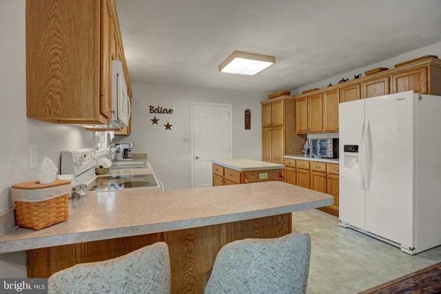 1407 HAMILTON HILLS DRIVE, Chambersburg, PA 17202