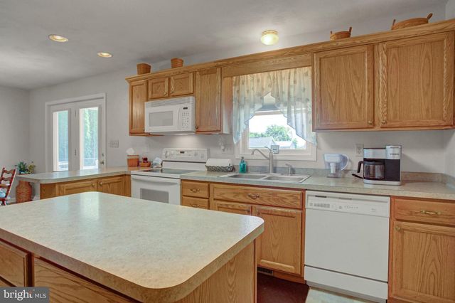 1407 HAMILTON HILLS DRIVE, Chambersburg, PA 17202