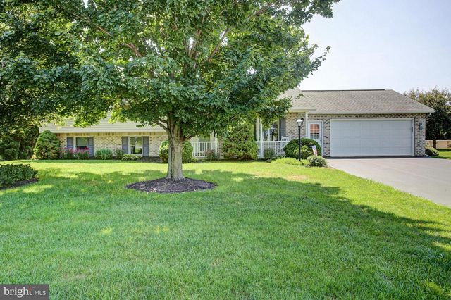1407 HAMILTON HILLS DRIVE, Chambersburg, PA 17202