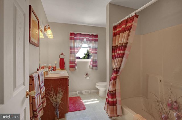 1407 HAMILTON HILLS DRIVE, Chambersburg, PA 17202