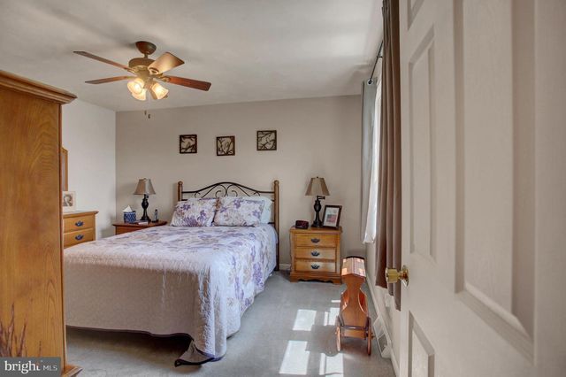 1407 HAMILTON HILLS DRIVE, Chambersburg, PA 17202