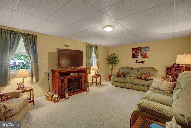 1407 HAMILTON HILLS DRIVE, Chambersburg, PA 17202