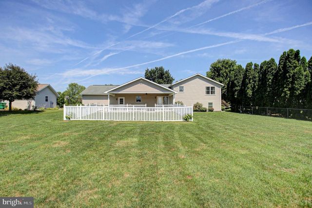 1407 HAMILTON HILLS DRIVE, Chambersburg, PA 17202