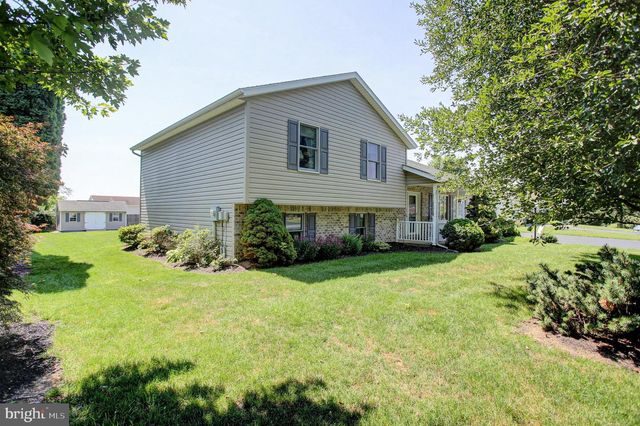 1407 HAMILTON HILLS DRIVE, Chambersburg, PA 17202
