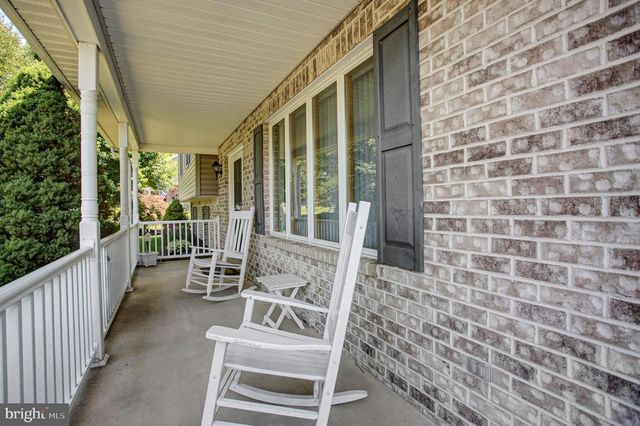 1407 HAMILTON HILLS DRIVE, Chambersburg, PA 17202
