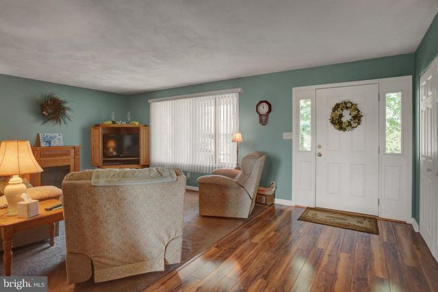1407 HAMILTON HILLS DRIVE, Chambersburg, PA 17202