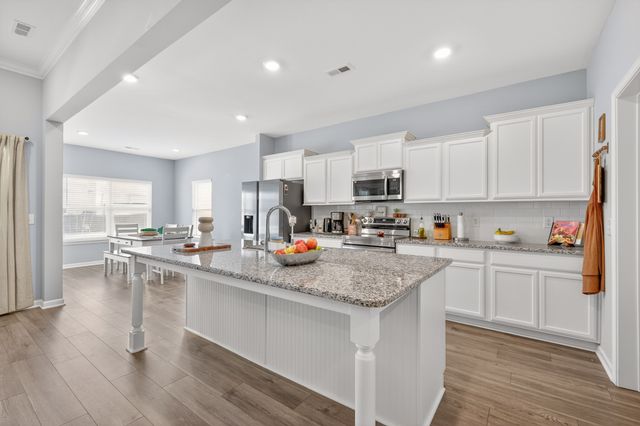 1422 Blackstone St, Murfreesboro, TN 37129