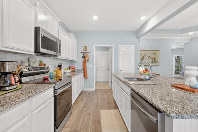 1422 Blackstone St, Murfreesboro, TN 37129
