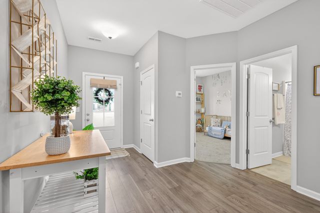 1422 Blackstone St, Murfreesboro, TN 37129