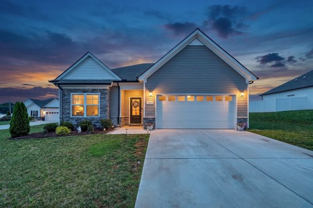 1422 Blackstone St, Murfreesboro, TN 37129