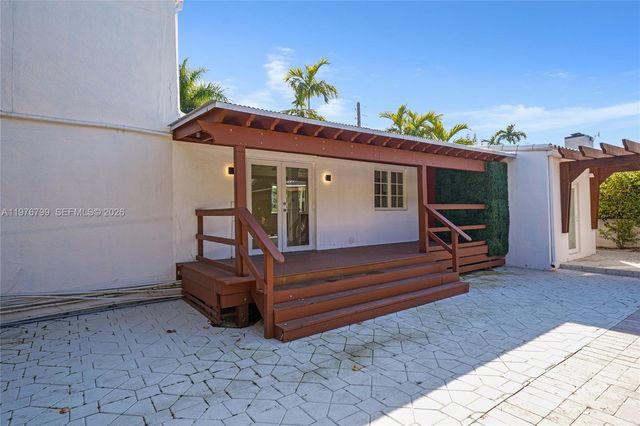 659 NE 73rd St, Miami, FL 33138