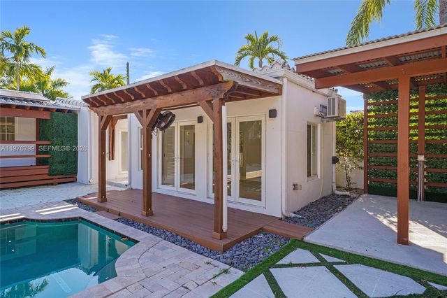 659 NE 73rd St, Miami, FL 33138