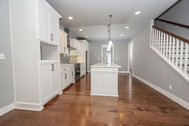 936 S Weller Avenue, Springfield, MO 65802