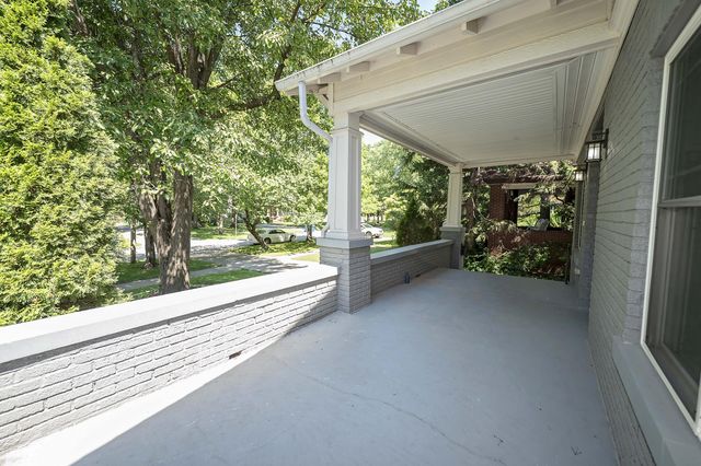 936 S Weller Avenue, Springfield, MO 65802