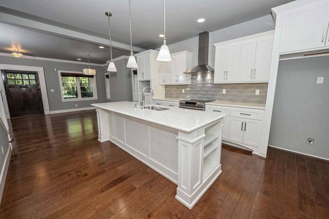 936 S Weller Avenue, Springfield, MO 65802