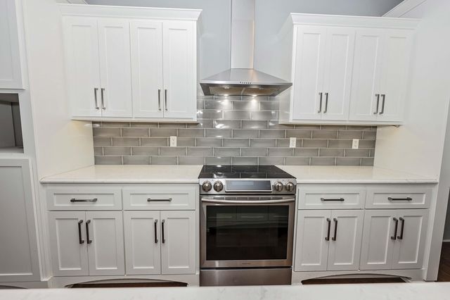 936 S Weller Avenue, Springfield, MO 65802