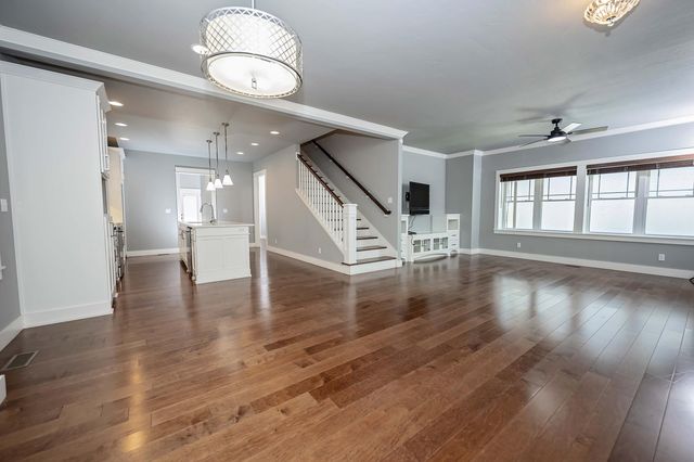 936 S Weller Avenue, Springfield, MO 65802