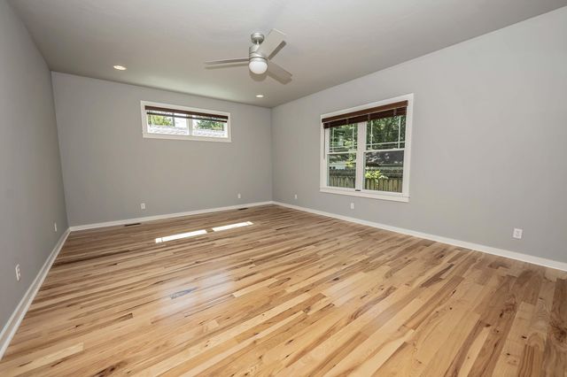 936 S Weller Avenue, Springfield, MO 65802
