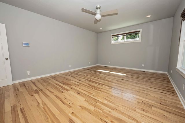 936 S Weller Avenue, Springfield, MO 65802