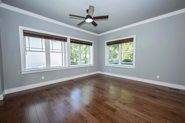 936 S Weller Avenue, Springfield, MO 65802