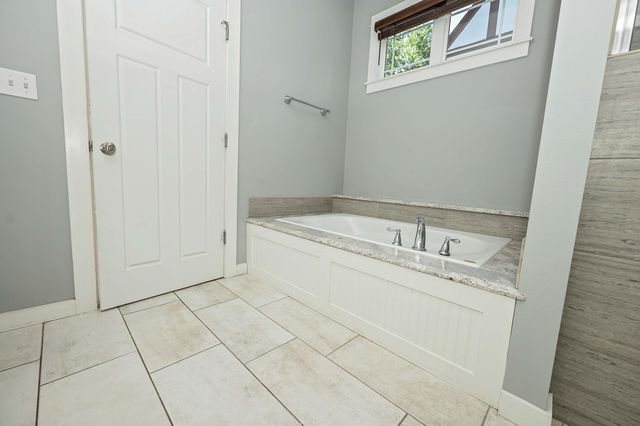 936 S Weller Avenue, Springfield, MO 65802