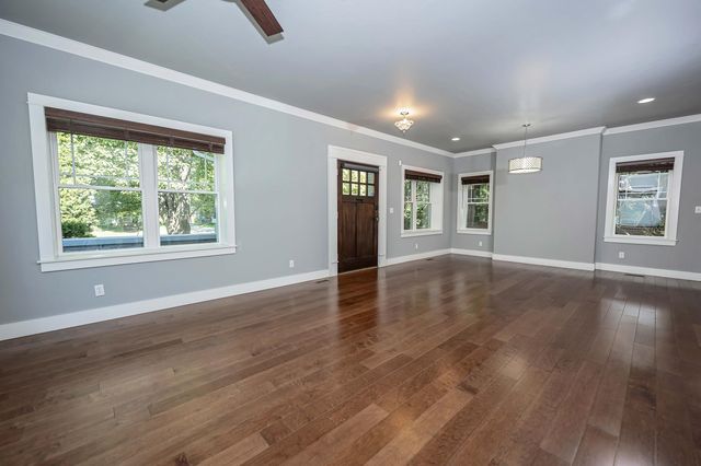 936 S Weller Avenue, Springfield, MO 65802