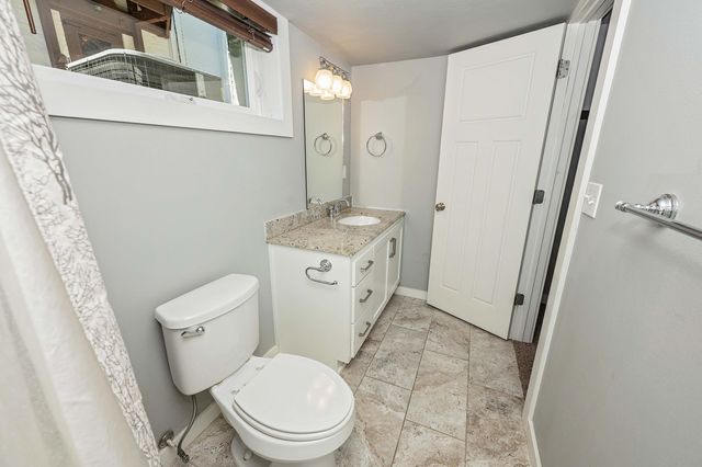 936 S Weller Avenue, Springfield, MO 65802