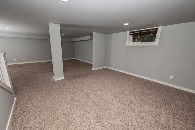 936 S Weller Avenue, Springfield, MO 65802