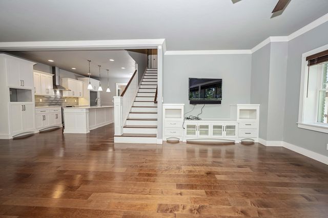 936 S Weller Avenue, Springfield, MO 65802