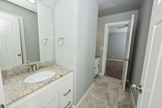 936 S Weller Avenue, Springfield, MO 65802