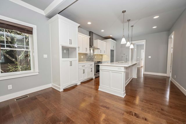 936 S Weller Avenue, Springfield, MO 65802