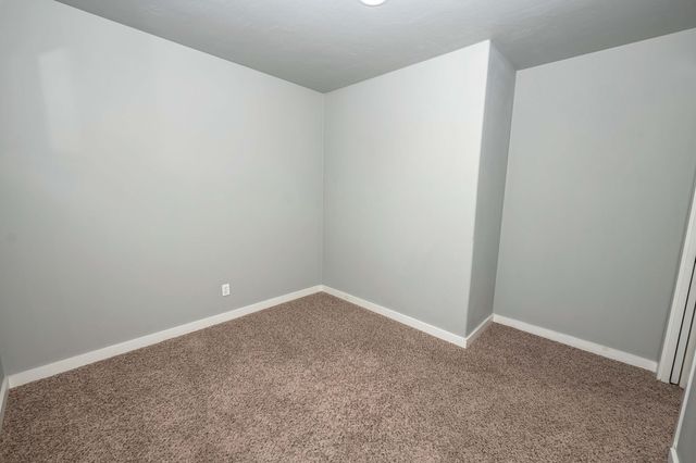 936 S Weller Avenue, Springfield, MO 65802