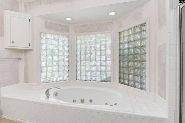 10 N Sweetbriar Lane, Columbia, SC 29223