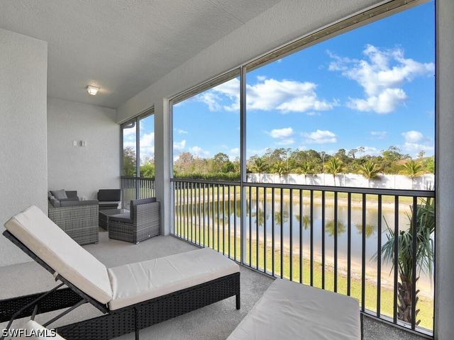 2561 Seychelles DR 308, Naples, FL 34112