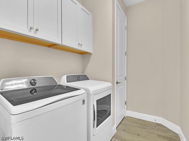 2561 Seychelles DR 308, Naples, FL 34112