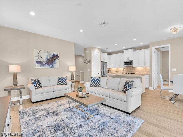 2561 Seychelles DR 308, Naples, FL 34112