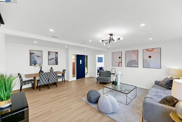 48 Garden Rd, Alameda, CA 94502