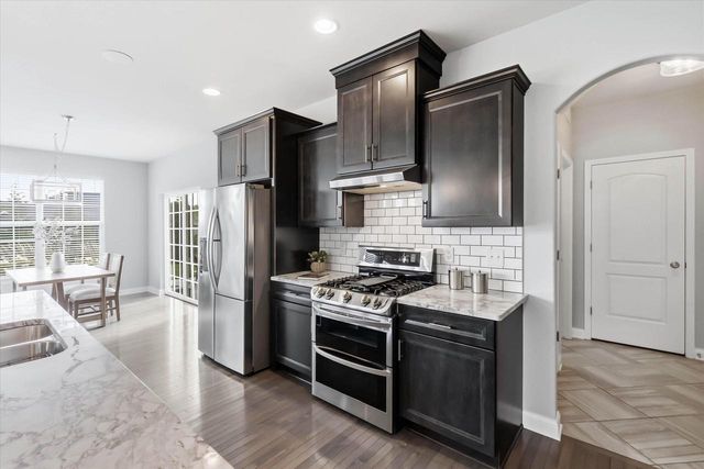 1815 E Lilac LANE, Oak Creek, WI 53154