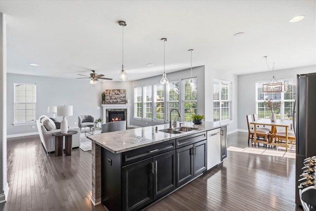 1815 E Lilac LANE, Oak Creek, WI 53154