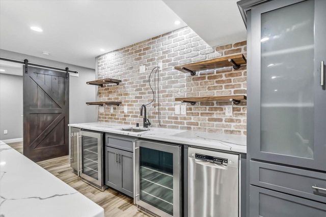 1815 E Lilac LANE, Oak Creek, WI 53154