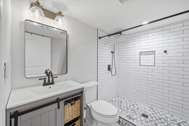 1815 E Lilac LANE, Oak Creek, WI 53154